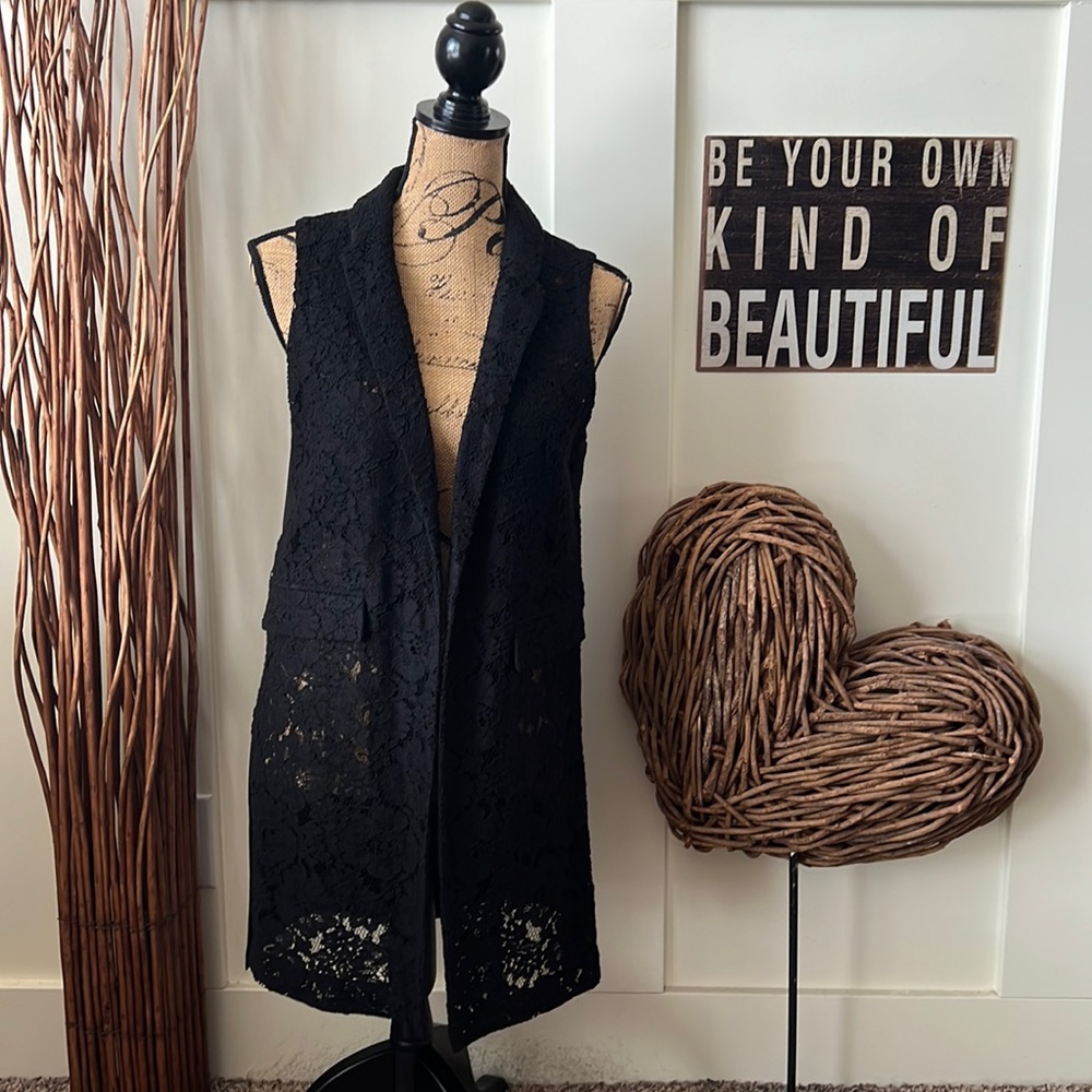Elle Black Lace Front Buttonless Vest